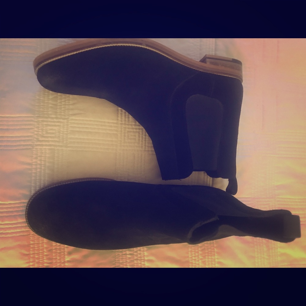 Chelsea suede boot